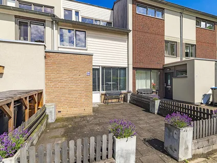 Tussenwoning te koop: Zesde Haren 46, De Haren 'S-Hertogenbosch