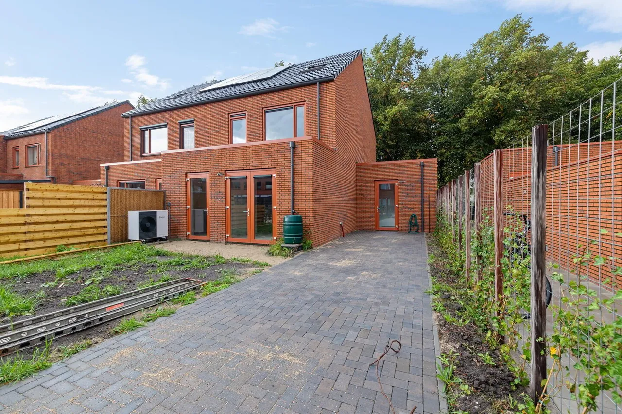Hoekwoning te koop: Zeshuizen 16, Delfzijl