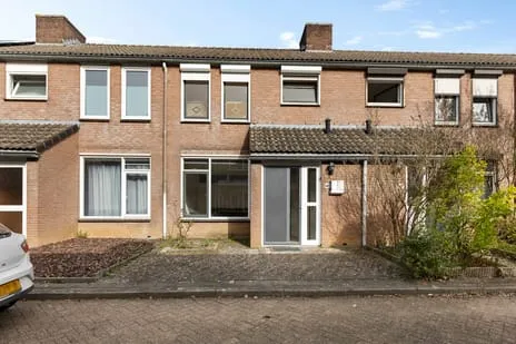 Tussenwoning te koop: Zeskant 145, Zeswegen Heerlen