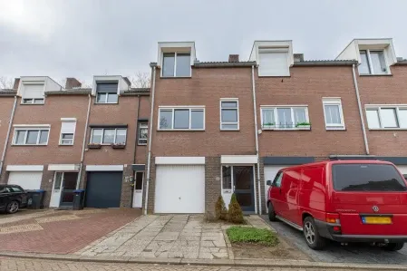 Tussenwoning te koop: Zeskant 193, Zeswegen Heerlen