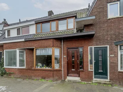 Tussenwoning te koop: Zestienhovensekade 298, Rotterdam