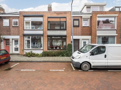 Tussenwoning te koop: Zestienhovensekade 403, Rotterdam