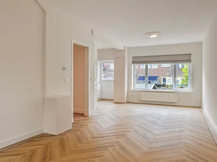 Appartement te huur: Zestienhovensekade 47, Overschie Rotterdam