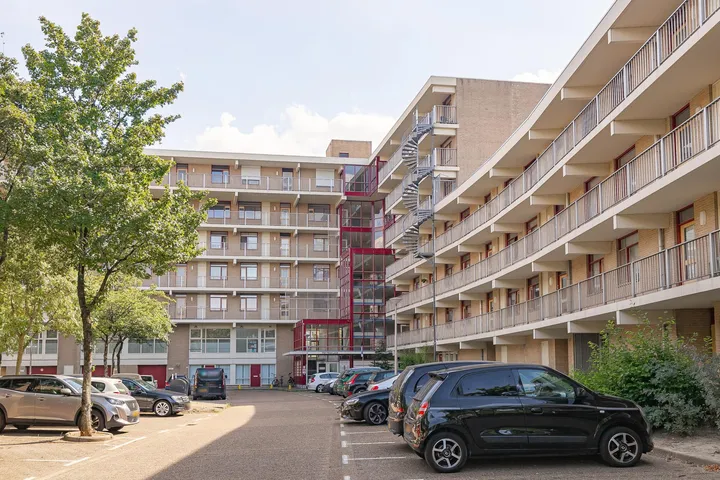 Appartement te koop: Zeswegenlaan 213, Zeswegen Heerlen