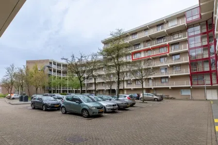 Appartement te koop: Zeswegenlaan 244, Heerlen