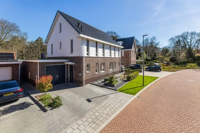 Twee-onder-één-kap te koop: Zeuven Heuvels 30, Verspreide huizen Wezepse Heide Wezep