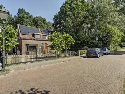 Twee-onder-één-kap te koop: Zevenbergsedijkje 95, Groot IJsselmonde Rotterdam