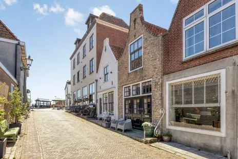 Tussenwoning te koop: Zevenhuisstraat 8, Zierikzee binnen de vesten Zierikzee