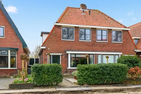 Twee-onder-één-kap te koop: Zevenhuizerlaan 74, Zuiderloo Heiloo