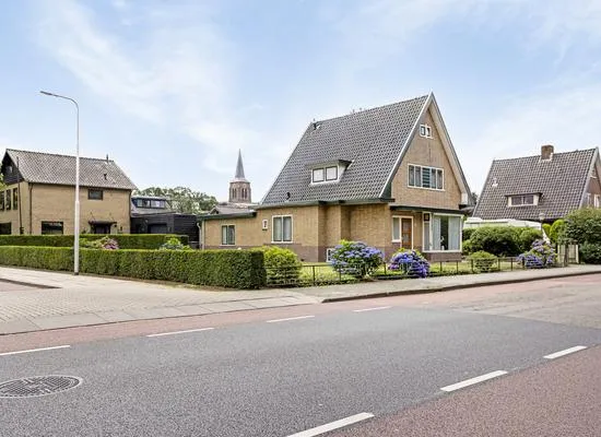 Twee-onder-één-kap te koop: Zevenhuizerstraat 134, Langenoord Hoogland