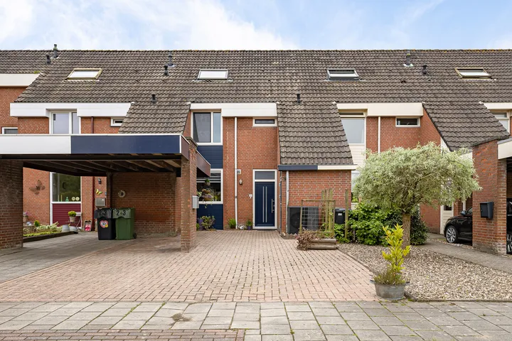 Tussenwoning te koop: Zicht 21, Oogstbuurt Delfzijl
