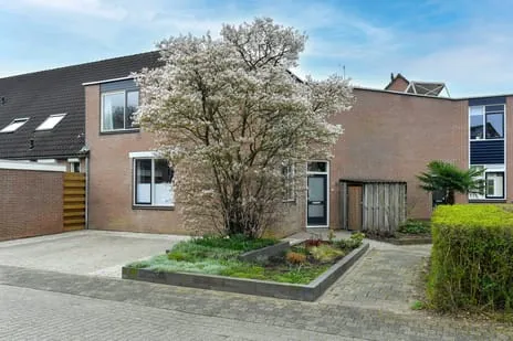 Tussenwoning te koop: Zierikzeestraat 65, De Laar-Oost Arnhem