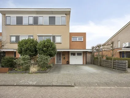 Twee-onder-één-kap te koop: Zigt 10, Warmenhuizen