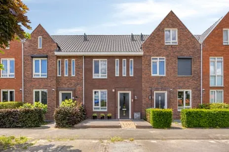 Terraced house for sale: Zijdehoenderlaan 10, Veller Barneveld