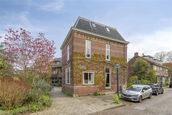Vrijstaande woning te koop: Zijlsingel 73, De Waard Leiden