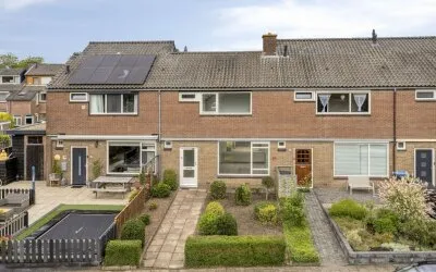 Tussenwoning te koop: Zilverakkerweg 62, Dieren-West boven spoorlijn Dieren