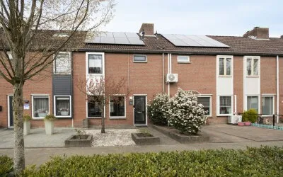 Tussenwoning te koop: Zilvermeeuw 33, Het Hooghuis Etten-Leur