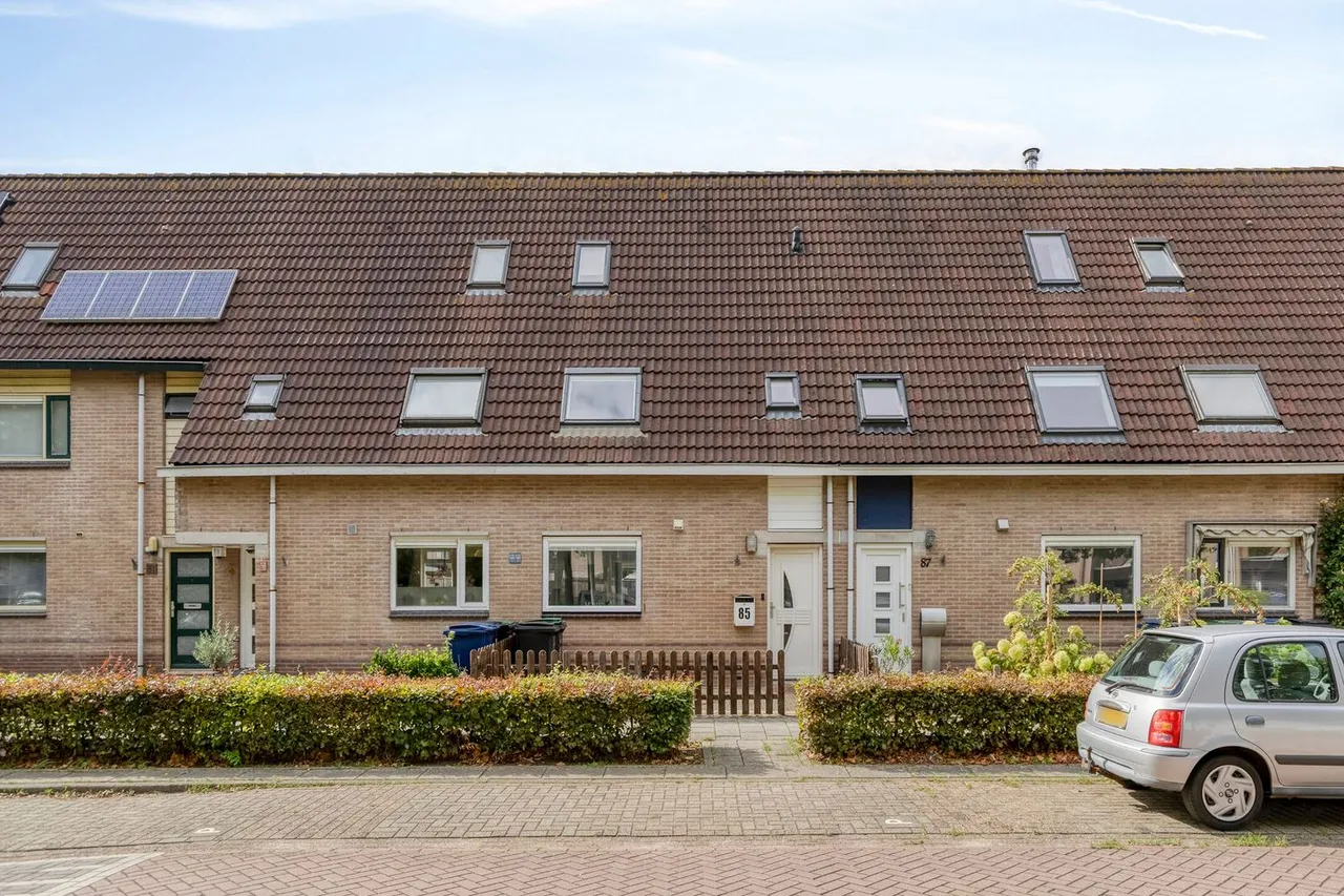 Tussenwoning te koop: Zilvermosstraat 85, Almere