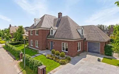 Vrijstaande woning te koop: Zomereik 12, Zwanenbeemd Helmond