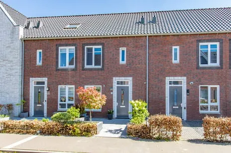 Tussenwoning te koop: Zonnebaars 15, Verspreide huizen Hurwenen en Rossum Rossum (Ge)