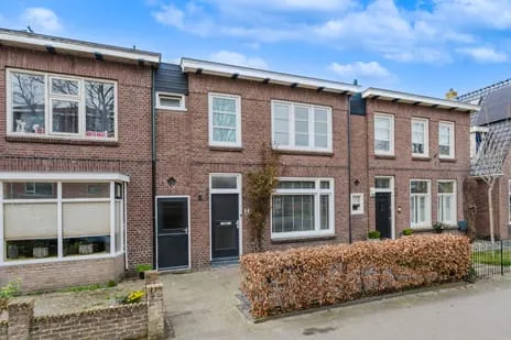 Tussenwoning te koop: Zonnebloemstraat 21, Centrum Heerenveen