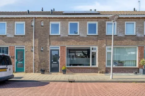 Tussenwoning te koop: Zonnebloemstraat 33, Steenbergen-Zuid Steenbergen (Nb)