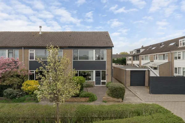 Hoekwoning te koop: Zonnebloemstraat 42, Molenwijk Katwijk
