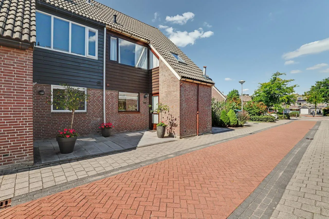 Tussenwoning te koop: Zonnedauw 17, Reeuwijk