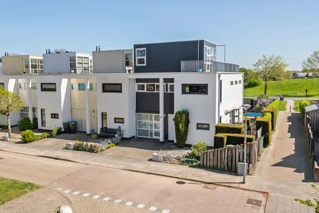 Hoekwoning te koop: Zonnedauw 176, Passewaaij-Noord-Oost Tiel