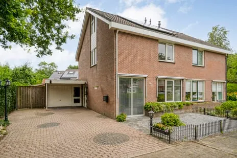 Twee-onder-één-kap te koop: Zonnedauw 38, Kruidenwijk Oost Nijverdal