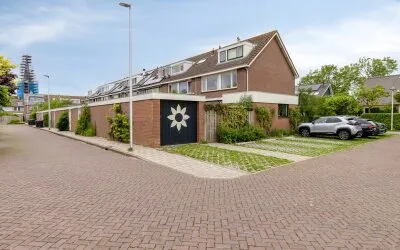 Hoekwoning te koop: Zonnegaarde 71, Verspreide huizen Zoeterwoude
