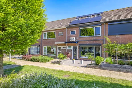 Tussenwoning te koop: Zonnekruidstraat 7, Liefkenshoek Heteren