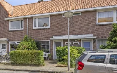 Terraced house for sale: Zonneroosstraat 21, Kerstroosplein Eindhoven
