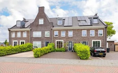 Tussenwoning te koop: Zonnestraal 19, Bloemenbuurt Lisse