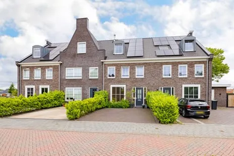 Tussenwoning te koop: Zonnestraal 19, Bloemenbuurt Lisse