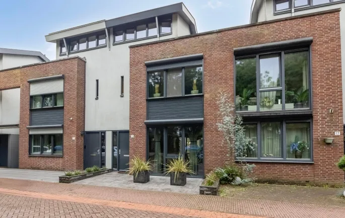 Tussenwoning te koop: Zonneveld 15, Venlo