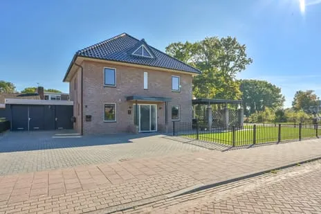 Vrijstaande woning te koop: Zonneweg 9, Emmen over 't spoor Emmen