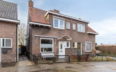 Twee-onder-één-kap te koop: Zonstraat 24, Tuindorp-Zuid Hengelo