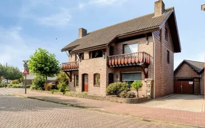 Twee-onder-één-kap te koop: Zr Marie Adolphinestr 18, Ossendrecht Ossendrecht