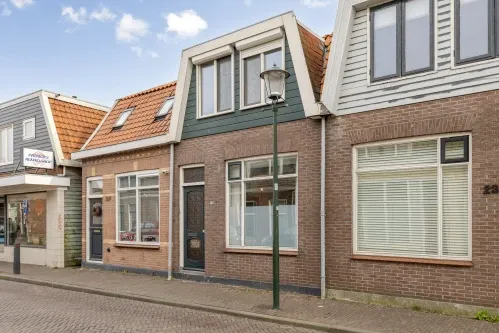 Tussenwoning te koop: Zuiddijk 229, Zaandam