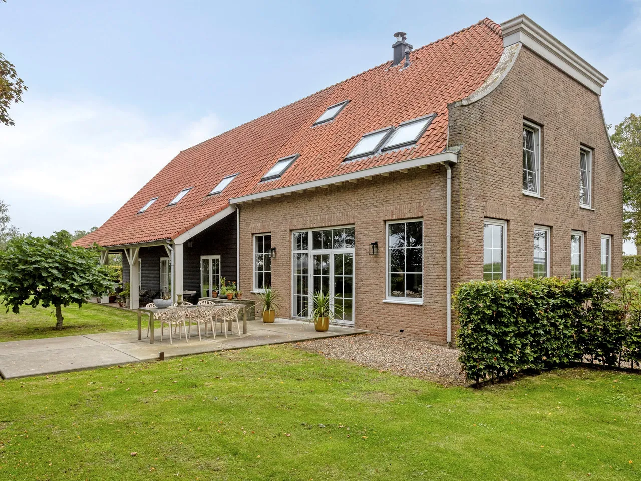 Vrijstaande woning te koop: Zuiddijk 3, Herkingen