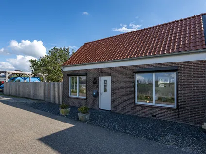 Vrijstaande woning te koop: Zuiddijk 49, Oude-Tonge prinsessenbuurt handelskade Oude-Tonge