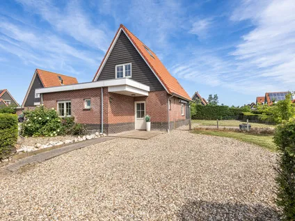 Vrijstaande woning te koop: Zuiddijk 61A132, Oude-Tonge haven Oude-Tonge