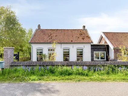 Twee-onder-één-kap te koop: Zuiddijk 9, Noordgouwe