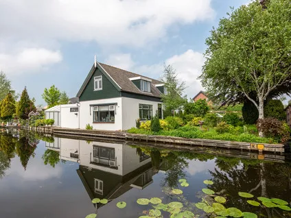 Twee-onder-één-kap te koop: Zuideinde 104, Roelofarendsveen Roelofarendsveen