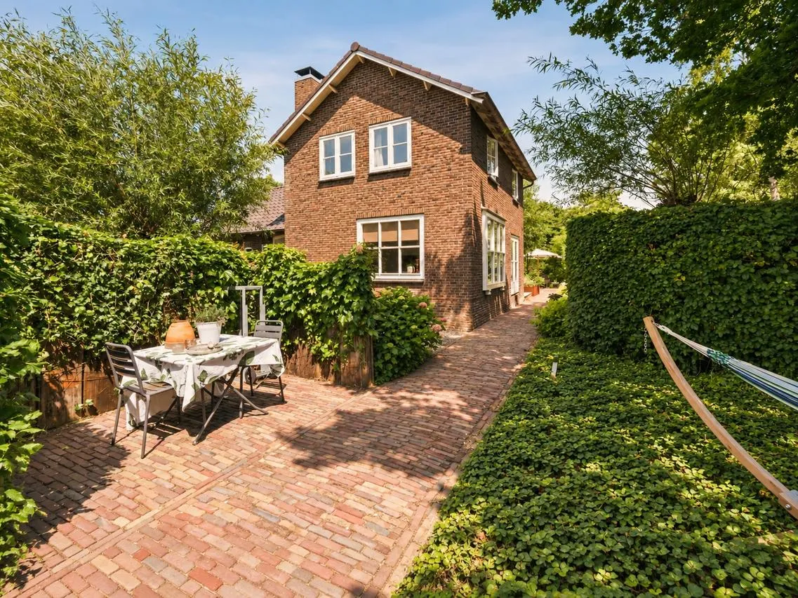 Vrijstaande woning te koop: Zuideinde 271, Oostzaan
