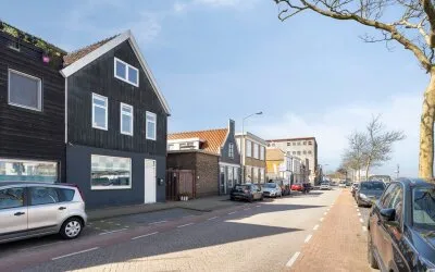 Twee-onder-één-kap te koop: Zuideinde 30, Wormerveer