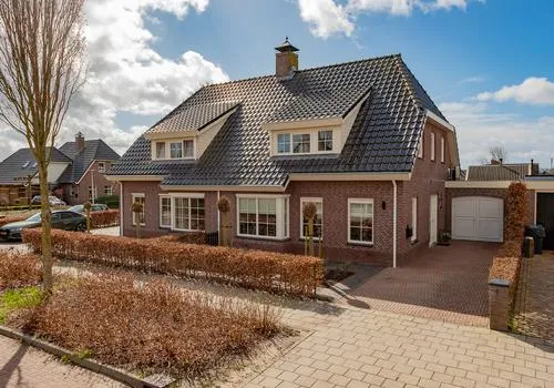Tussenwoning te koop: Zuideinderhof 12, Kamperveen Kamperveen