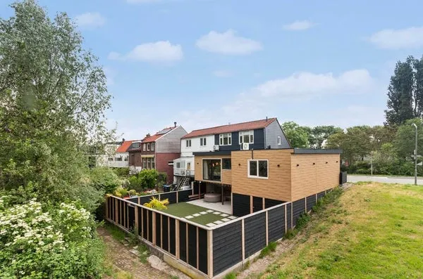 Twee-onder-één-kap te koop: Zuidendijk 135, Zuidendijk Dordrecht