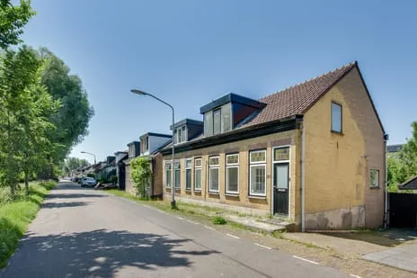 Twee-onder-één-kap te koop: Zuidendijk 267, Dorus Rijkersstraat en omgeving Dordrecht